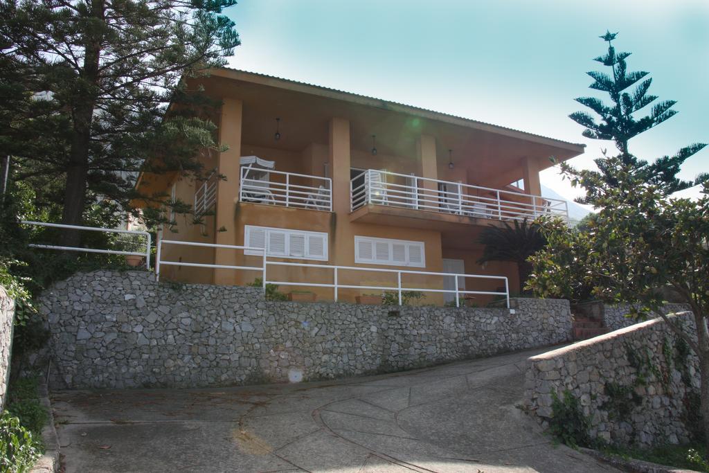 Lomarchi Holiday Home Carini Kültér fotó